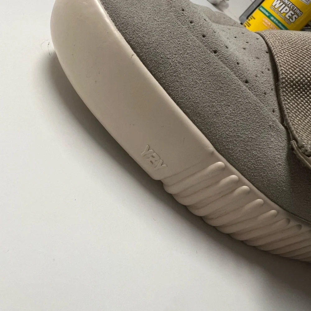Yeezy 750 Boost - Picture 7 of 8